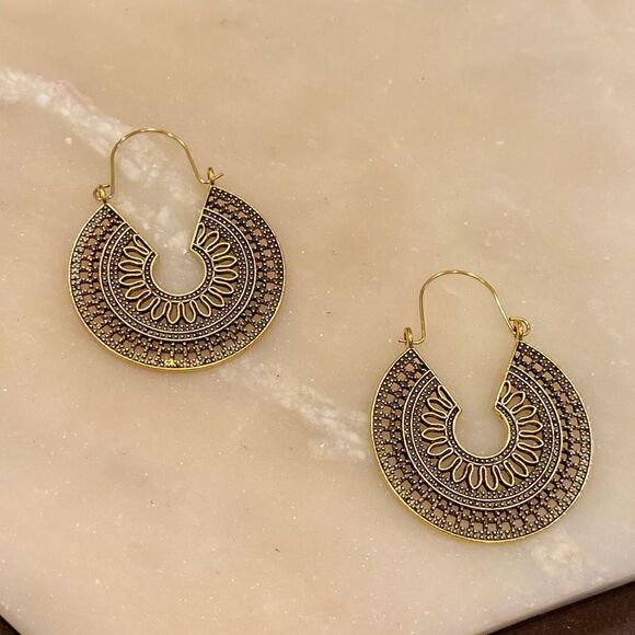 Gold round bohemian drop earrings - Picture 1 of 3